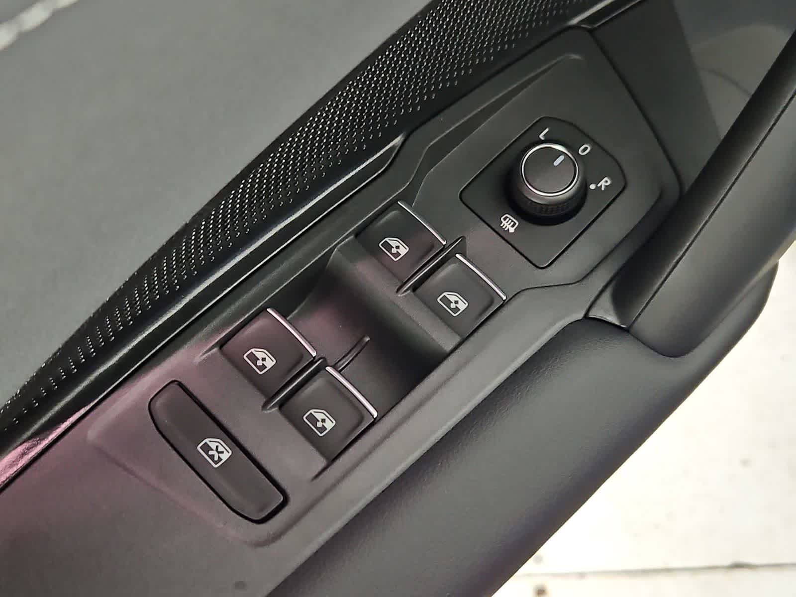 Thumbnail: 2026 Volkswagen Tiguan - 17