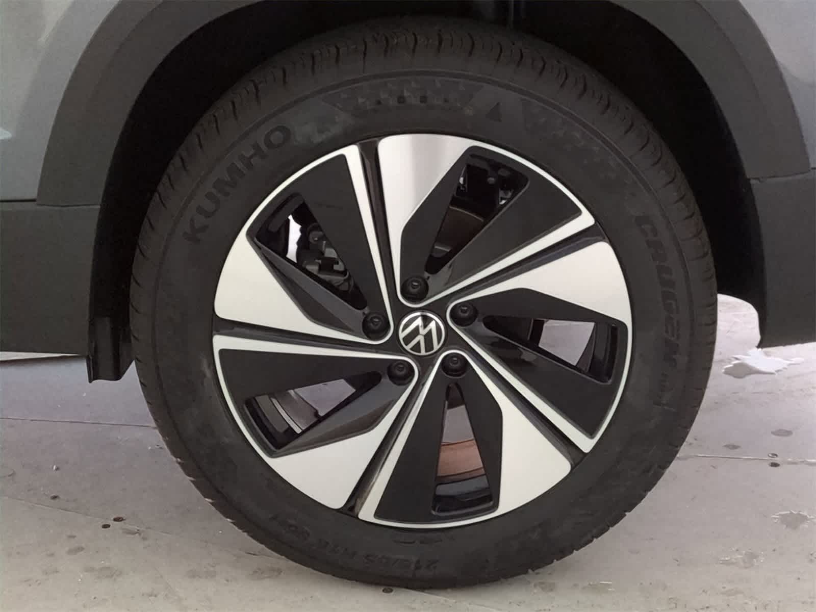 Thumbnail: 2025 Volkswagen Taos - 13