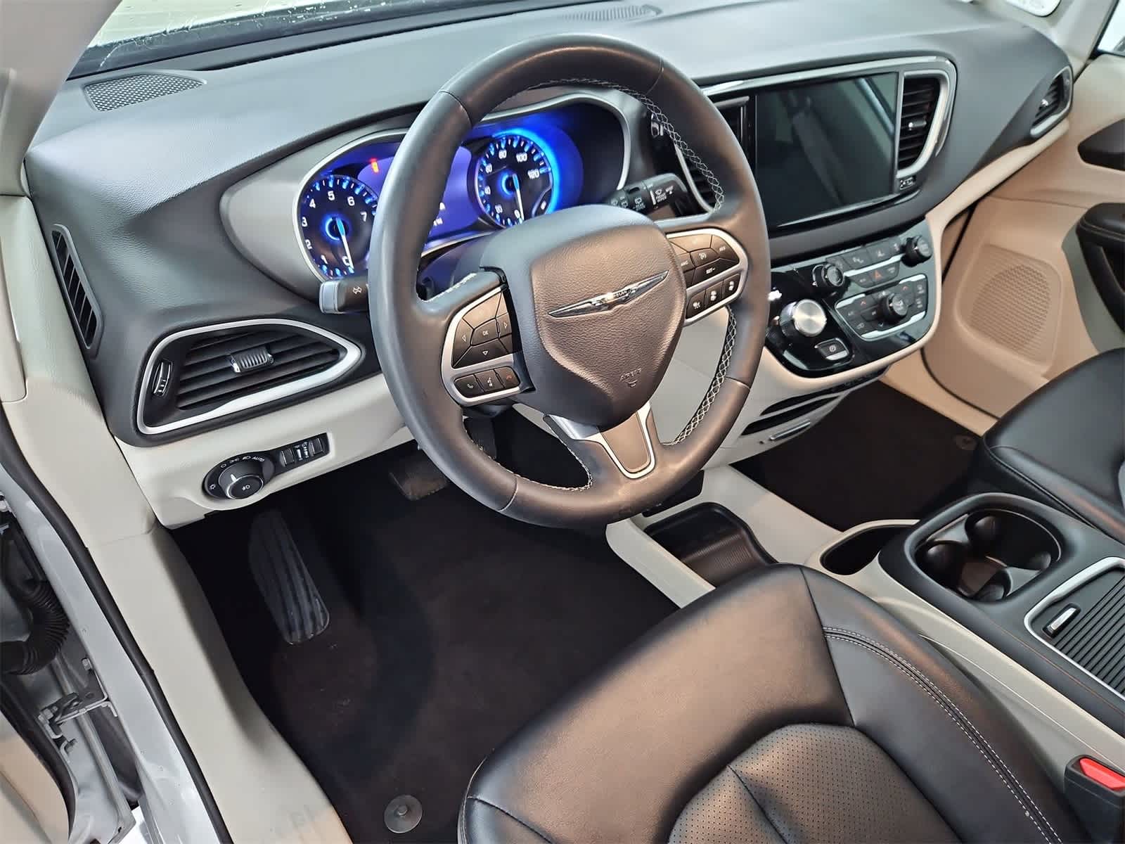 Thumbnail: 2024 Chrysler Pacifica - 2