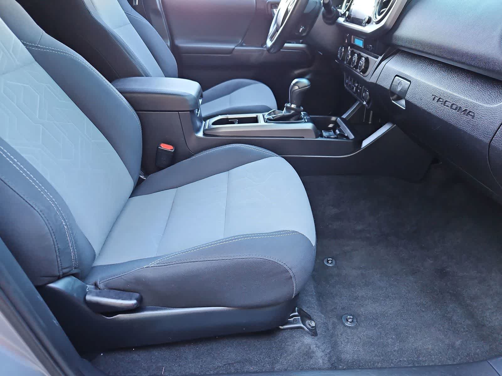 Thumbnail: 2021 Toyota Tacoma - 21