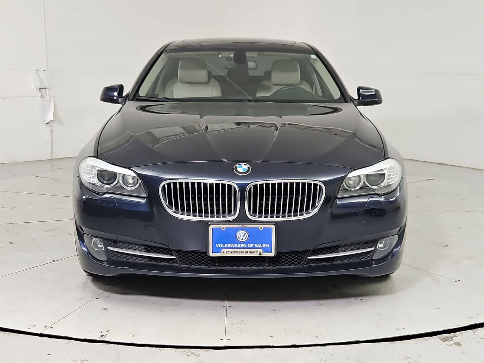 Thumbnail: 2011 BMW 5 Series - 9