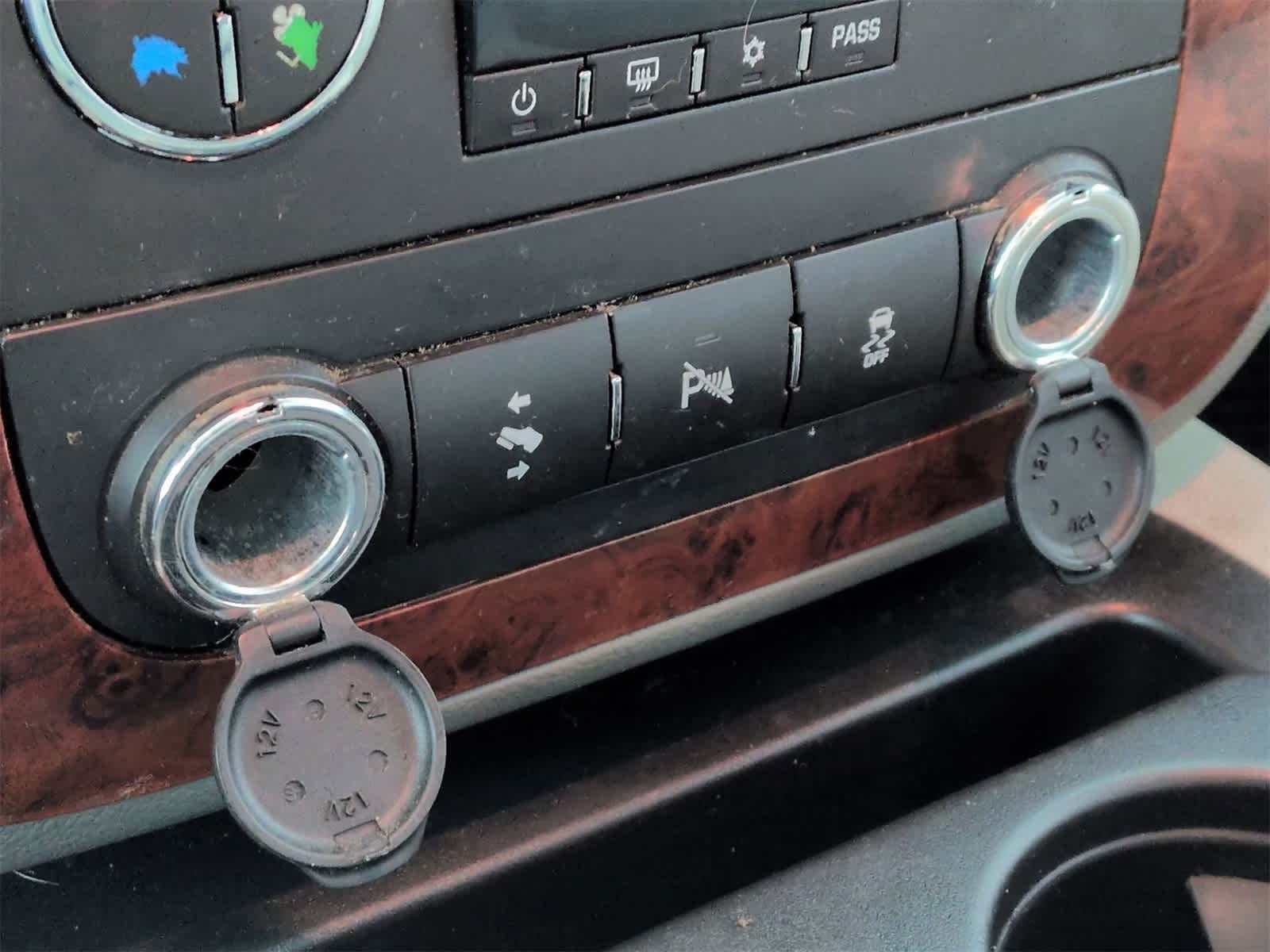 Thumbnail: 2013 Chevrolet Tahoe - 30