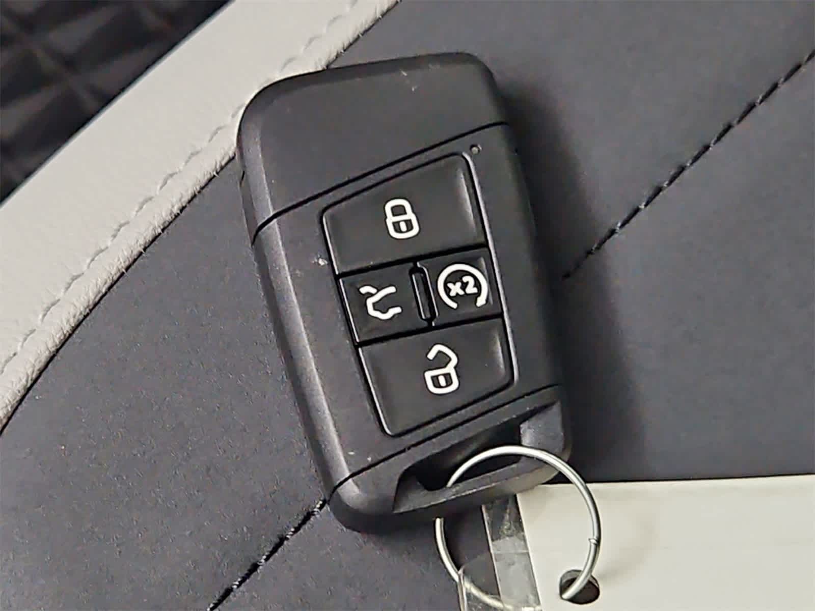 Thumbnail: 2025 Volkswagen Taos - 34