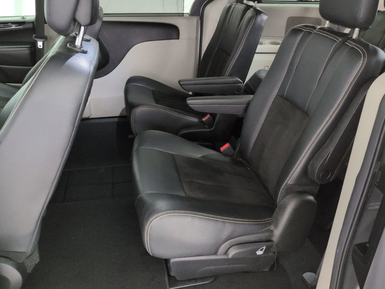 Thumbnail: 2019 Dodge Grand Caravan - 19