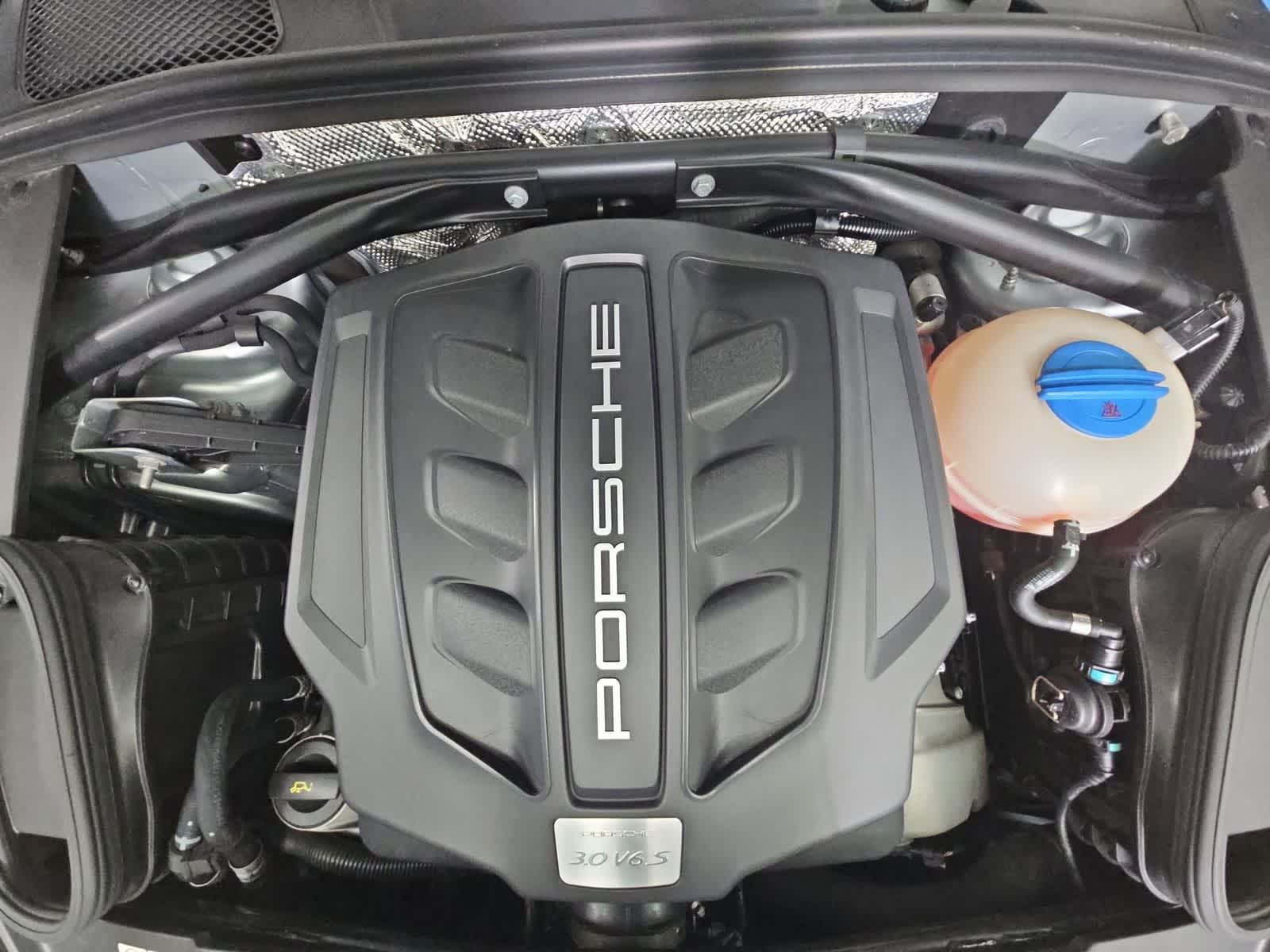 Thumbnail: 2017 Porsche Macan - 14