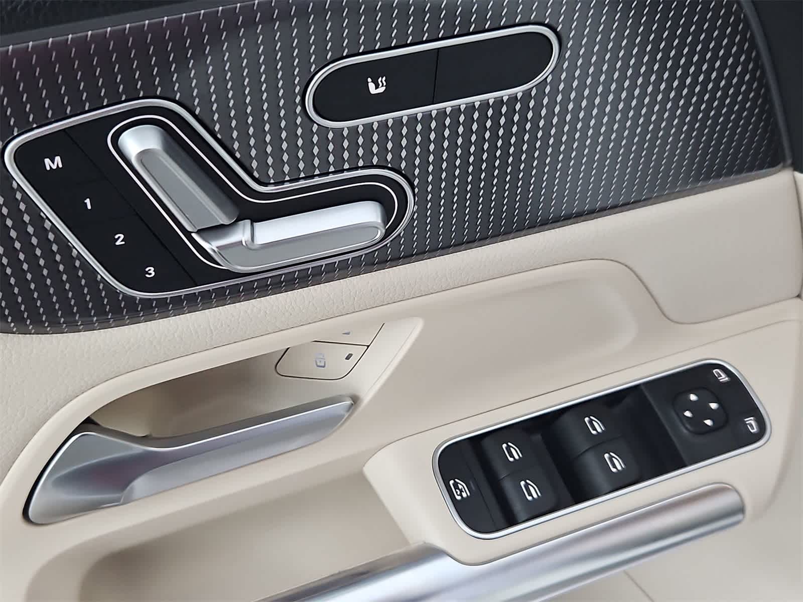 Thumbnail: 2022 Mercedes-Benz GLA - 17