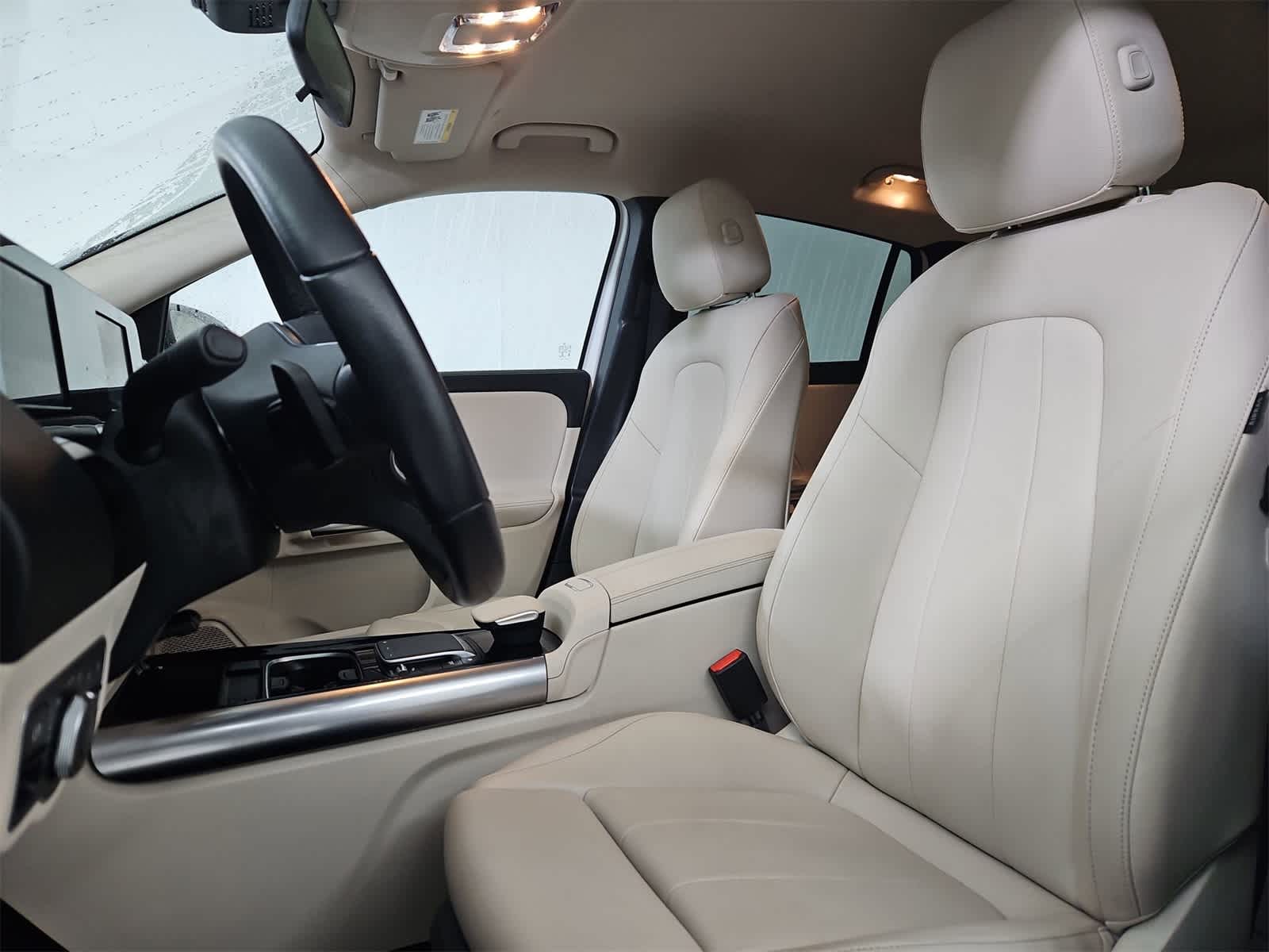 Thumbnail: 2022 Mercedes-Benz GLA - 16