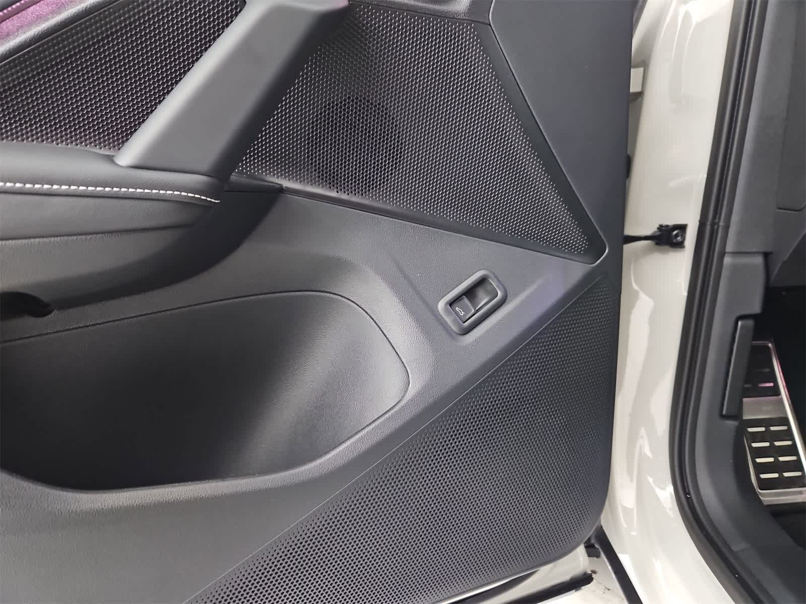 Thumbnail: 2026 Volkswagen Tiguan - 32