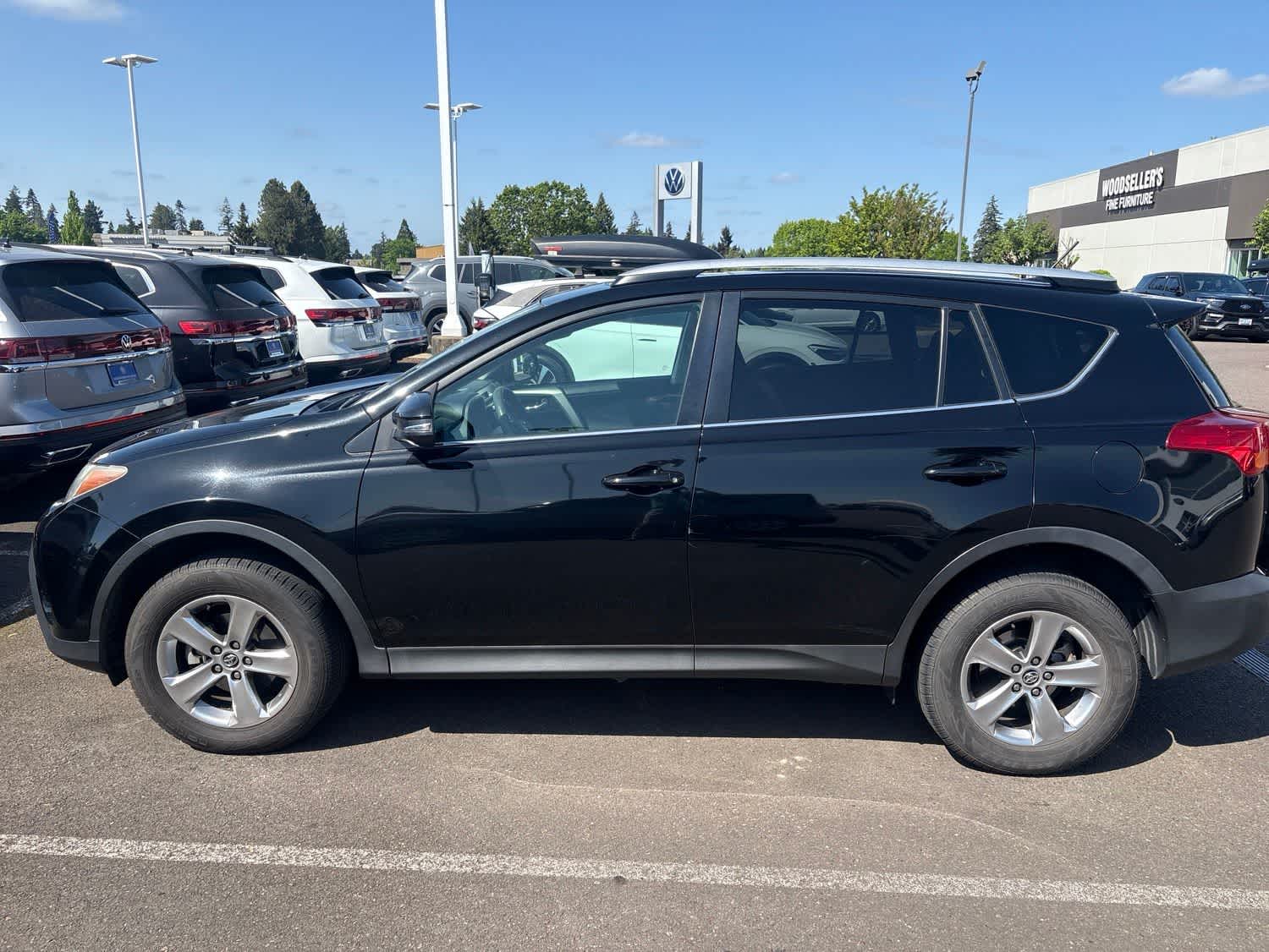 Thumbnail: 2015 Toyota RAV4 - 2