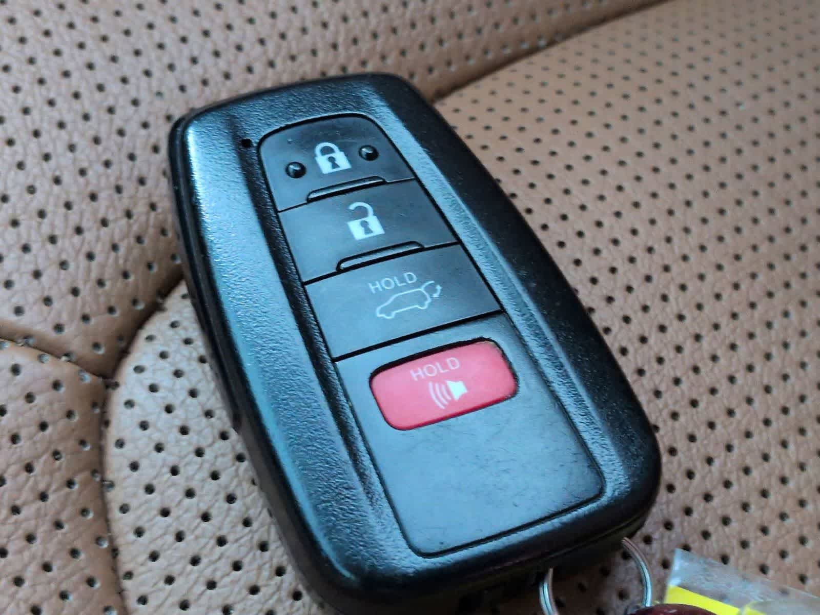 Thumbnail: 2021 Toyota Highlander - 36