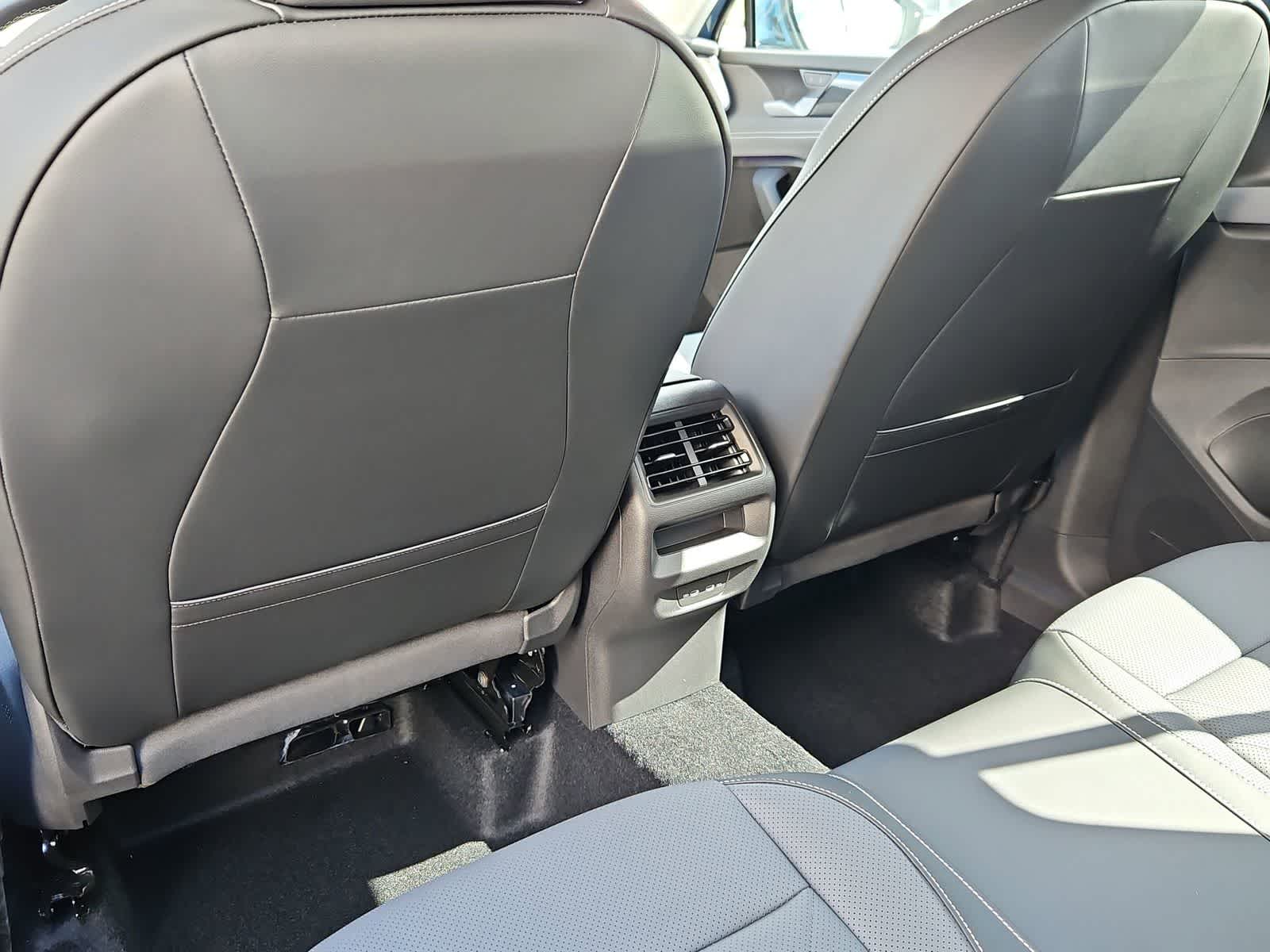 Thumbnail: 2026 Volkswagen Tiguan - 18