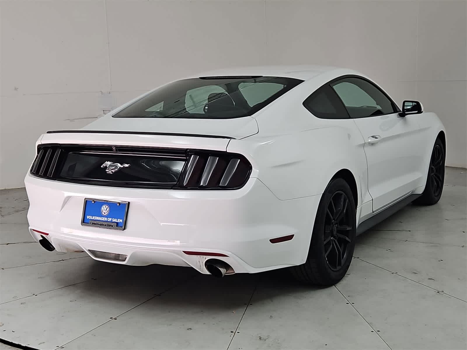 2017 Ford Mustang  6