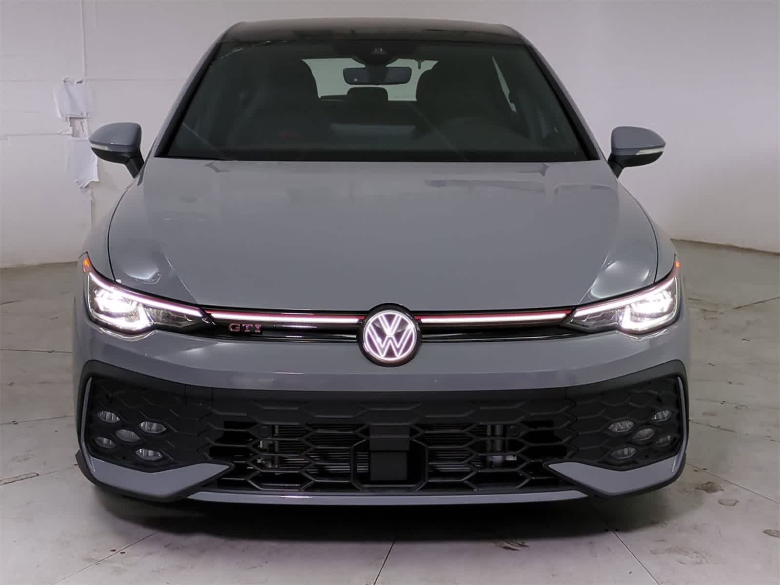 Thumbnail: 2025 Volkswagen Golf - 9
