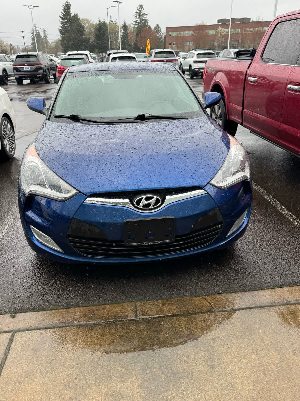 2017 Hyundai Veloster Base -
                  Salem, OR