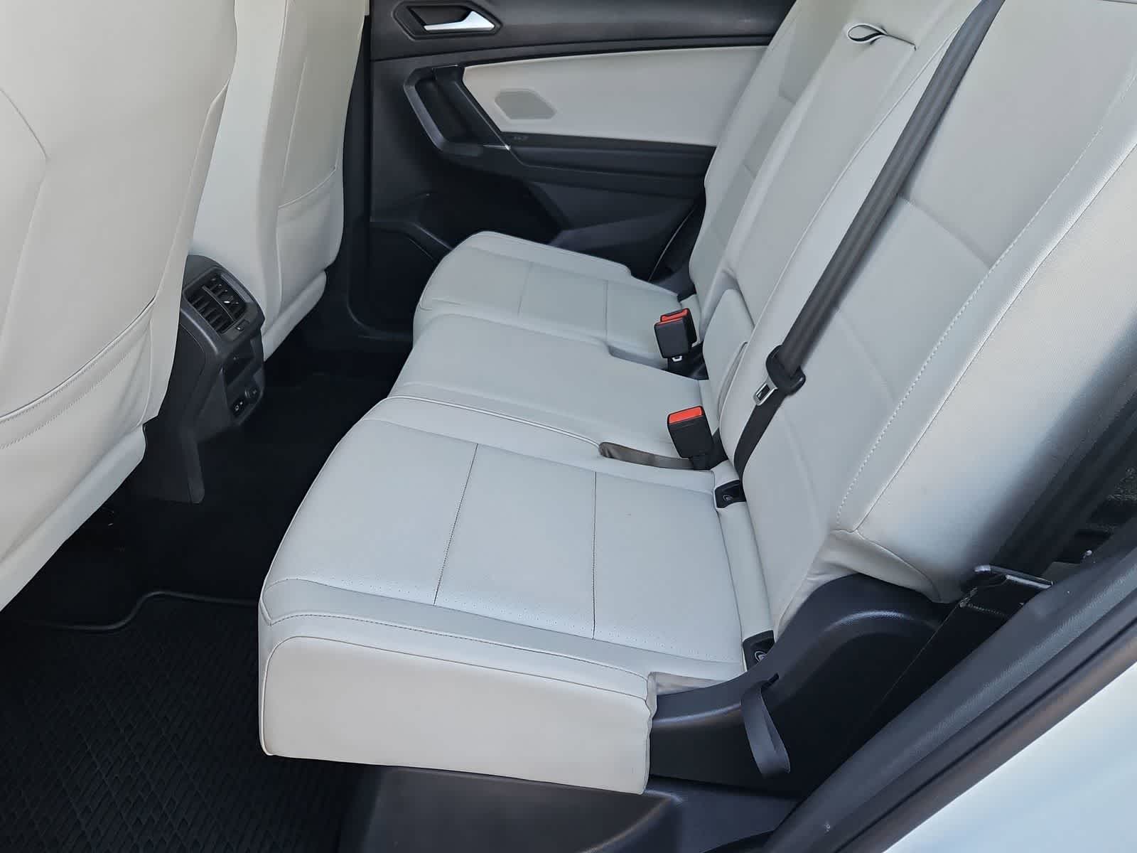 Thumbnail: 2020 Volkswagen Tiguan - 20