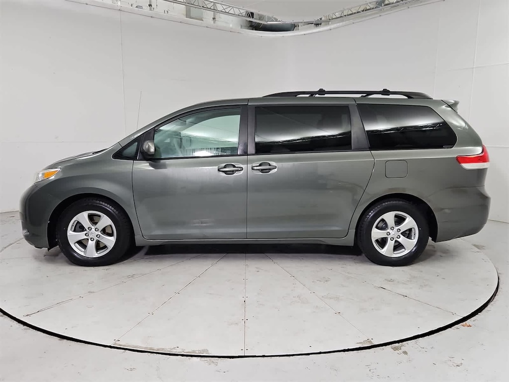 Used 2014 Toyota Sienna LE Van