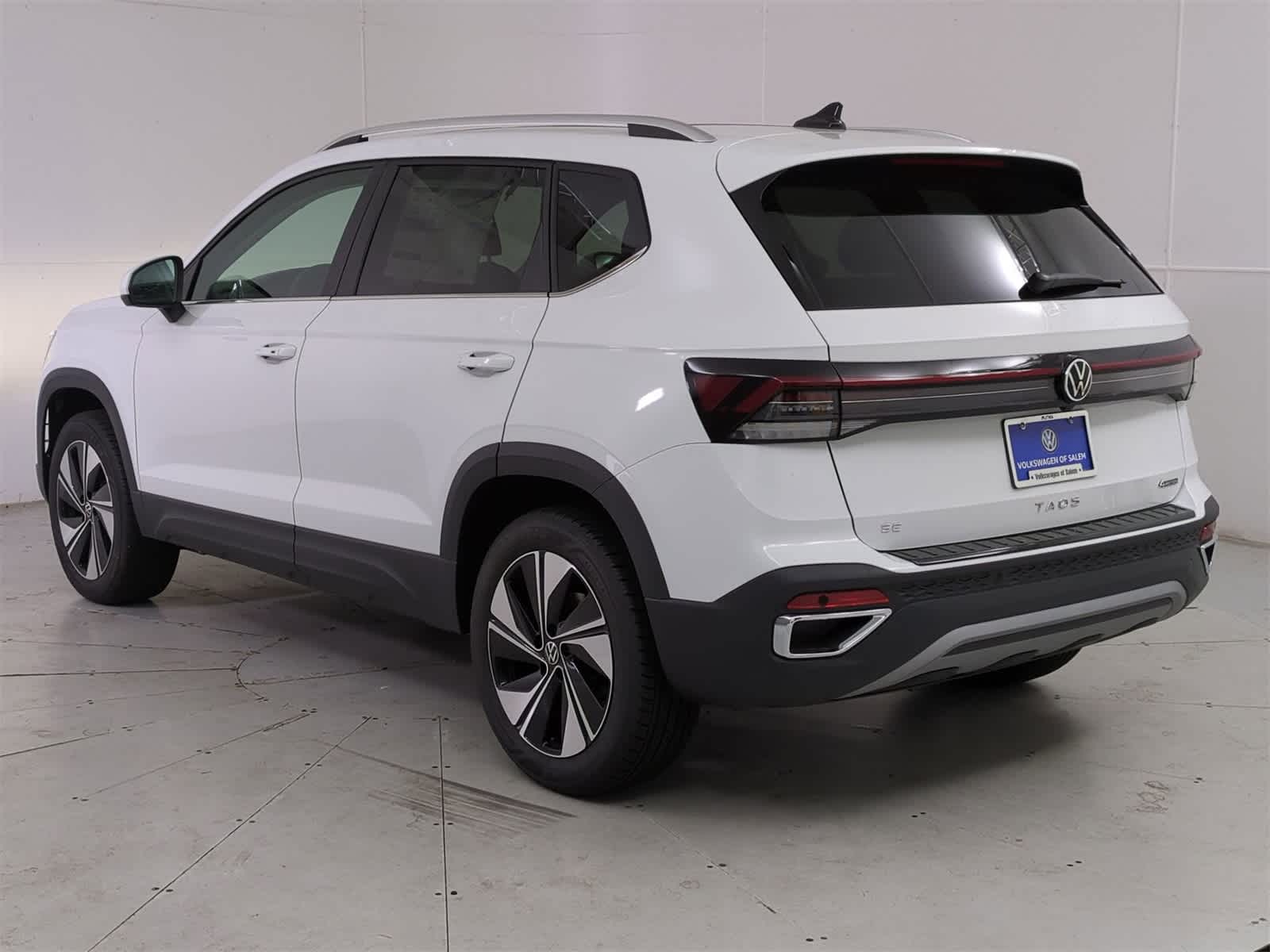 Thumbnail: 2025 Volkswagen Taos - 4