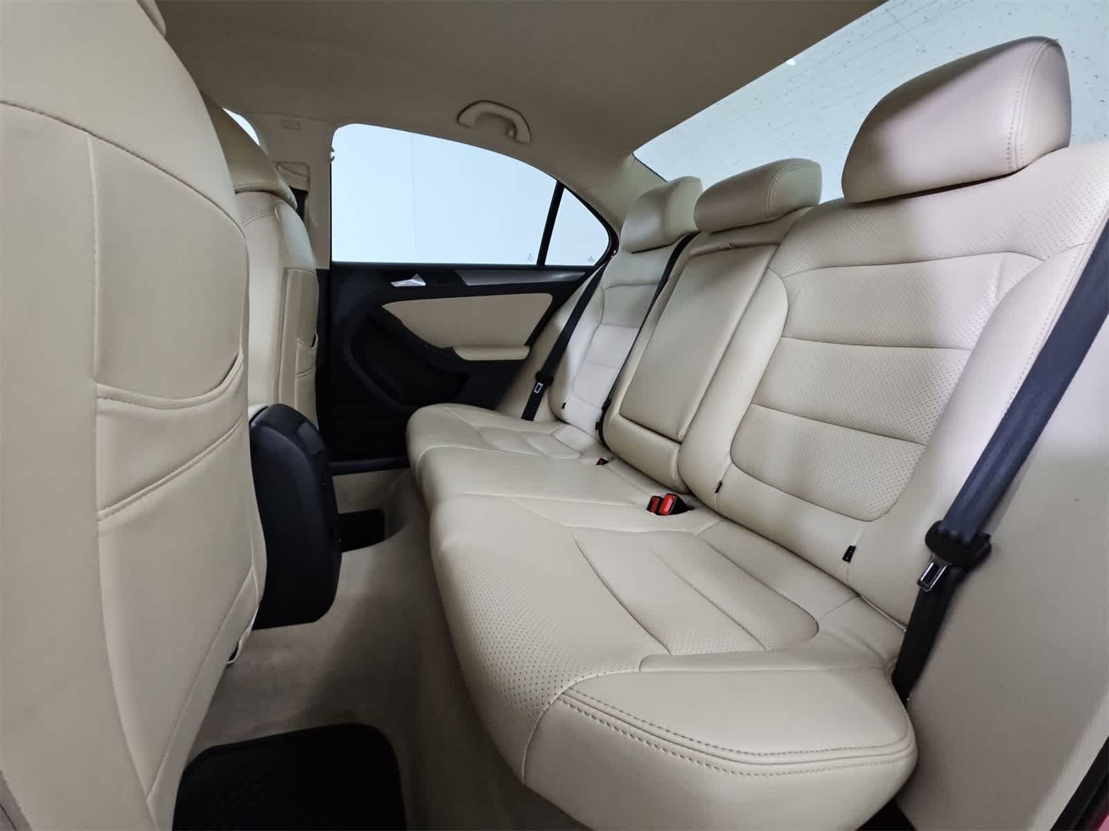 Thumbnail: 2013 Volkswagen Jetta - 19