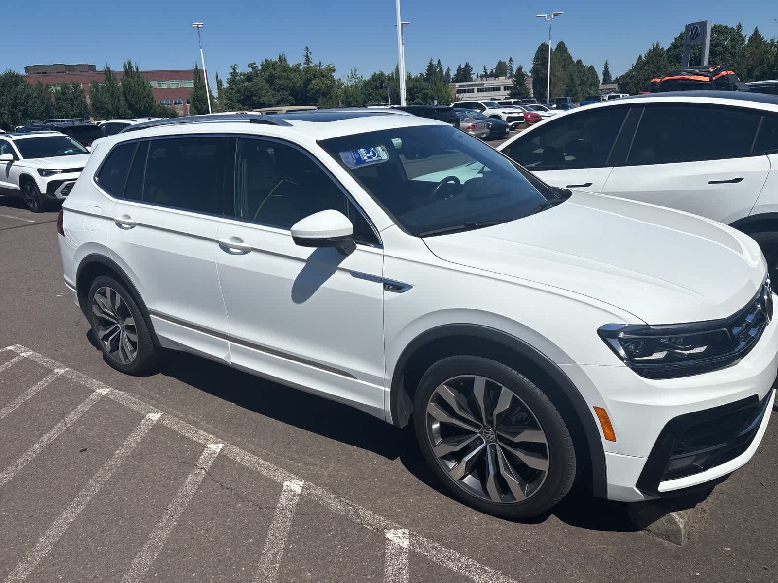 Thumbnail: 2021 Volkswagen Tiguan - 1