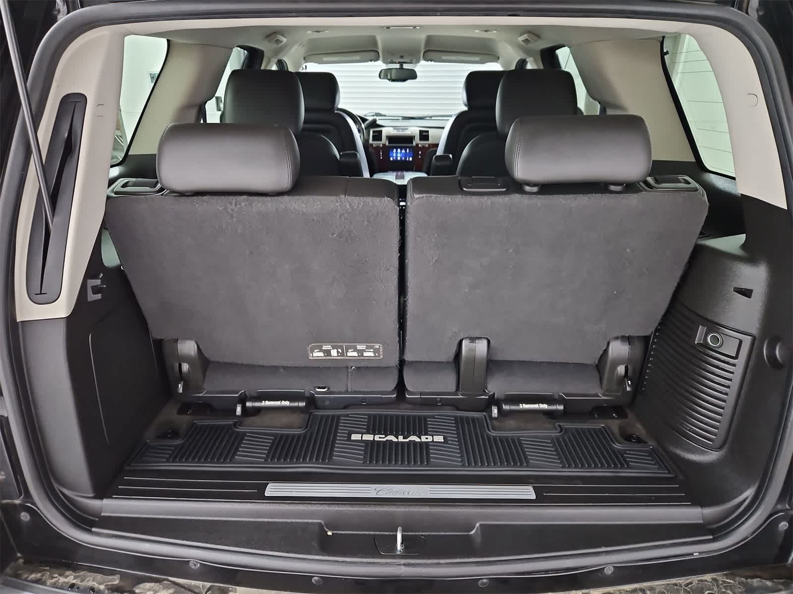 Thumbnail: 2014 Cadillac Escalade - 34