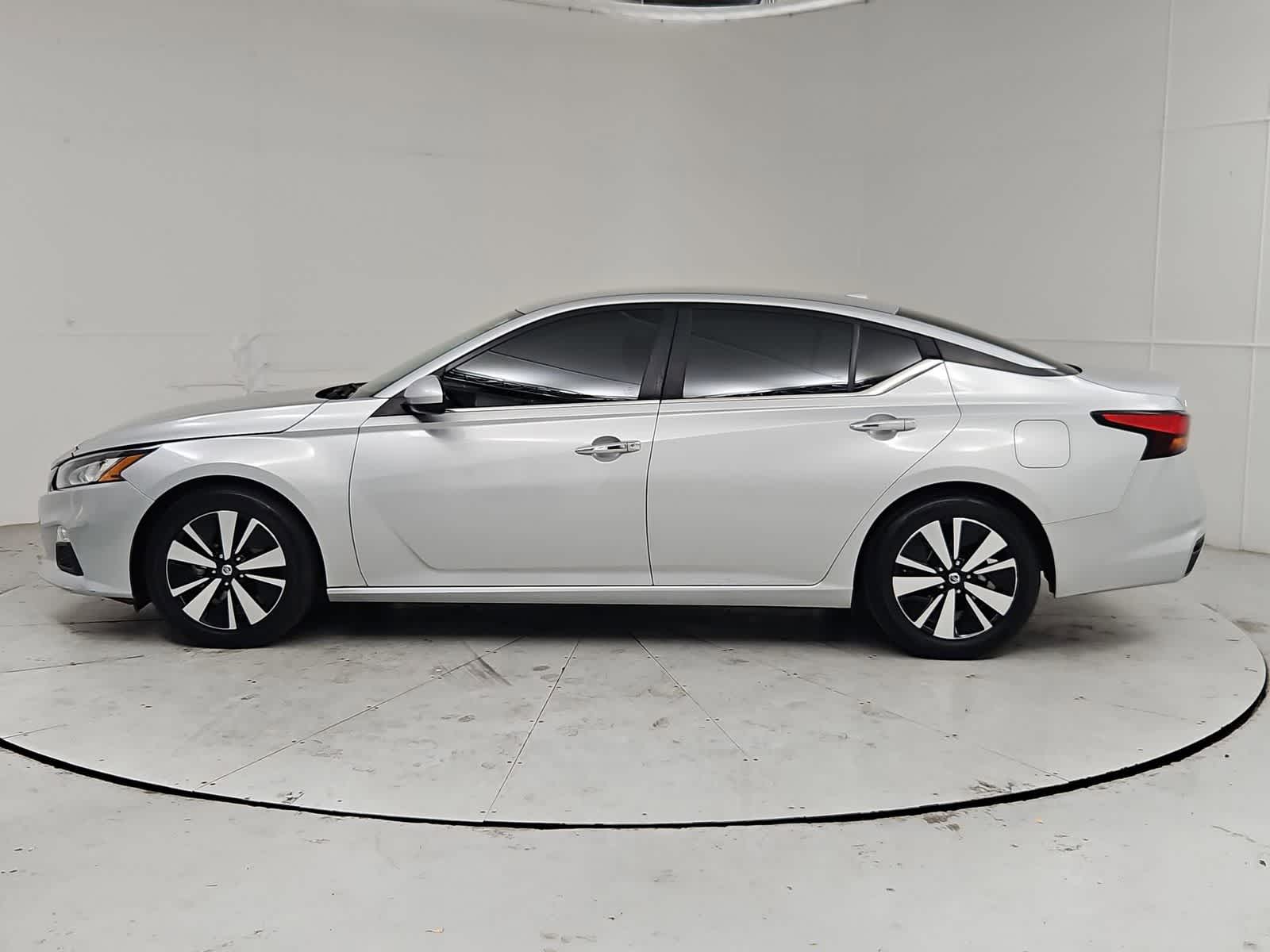 Thumbnail: 2021 Nissan Altima - 3