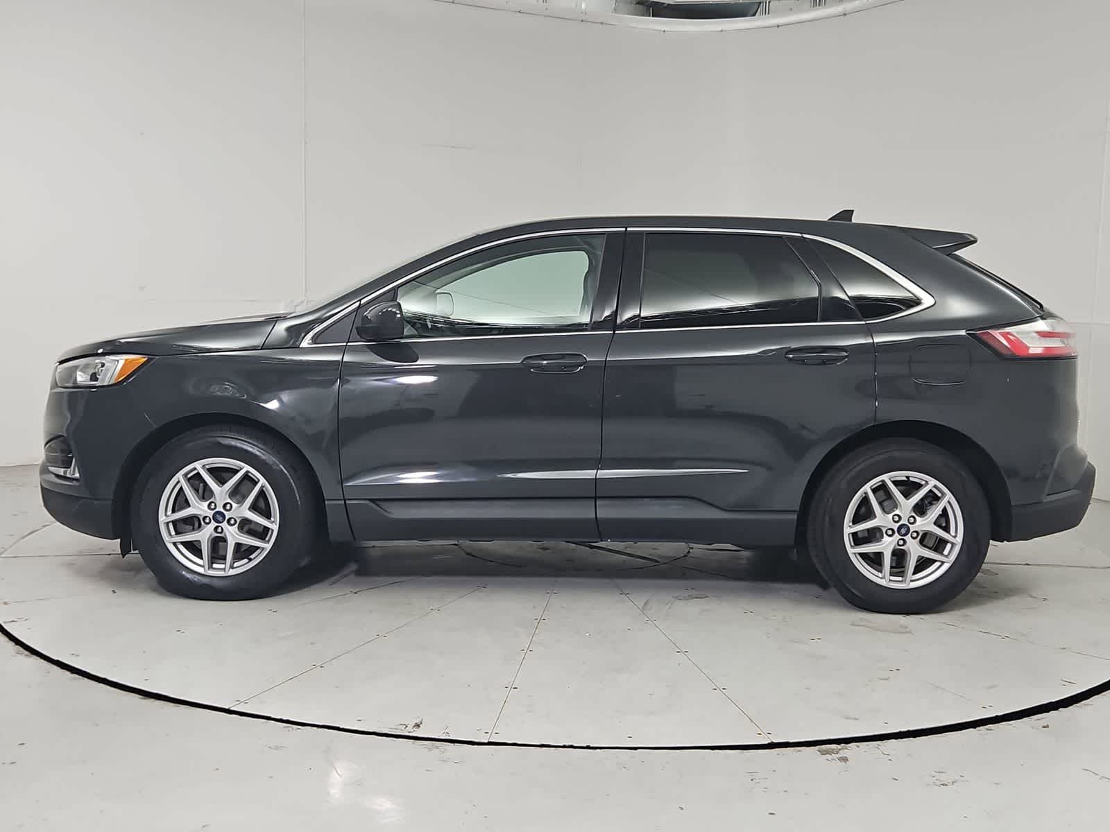 Thumbnail: 2021 Ford Edge - 3