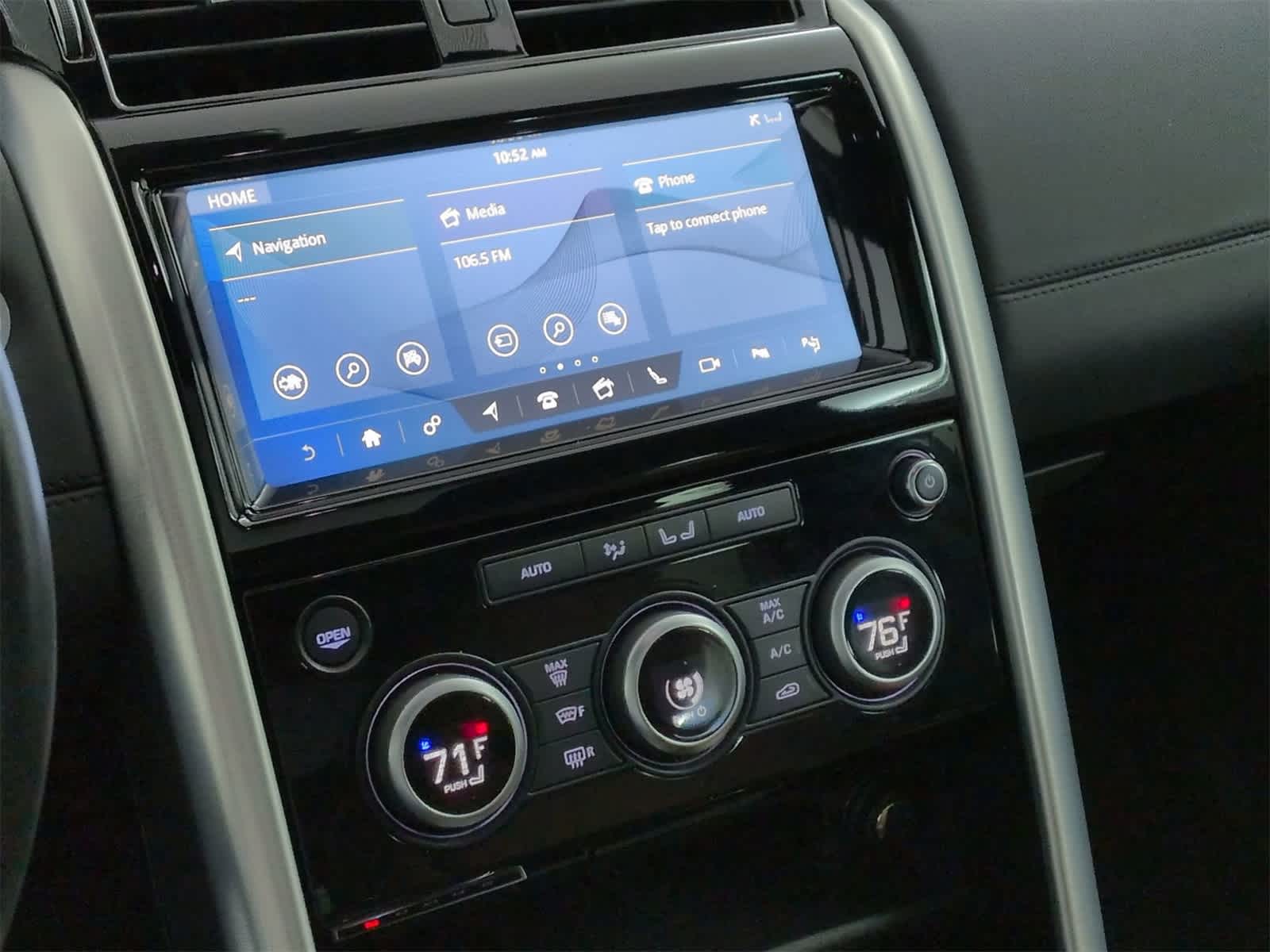 Thumbnail: 2020 Land Rover Discovery - 28