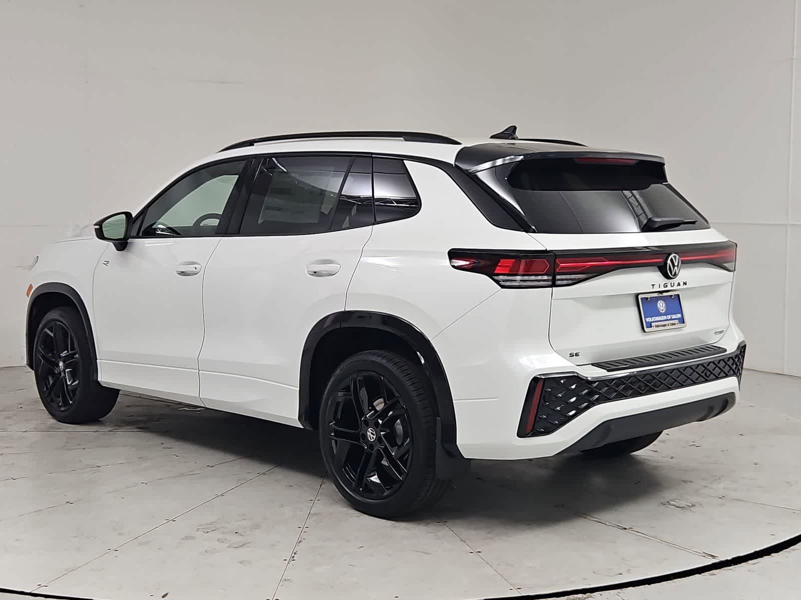 Thumbnail: 2026 Volkswagen Tiguan - 4