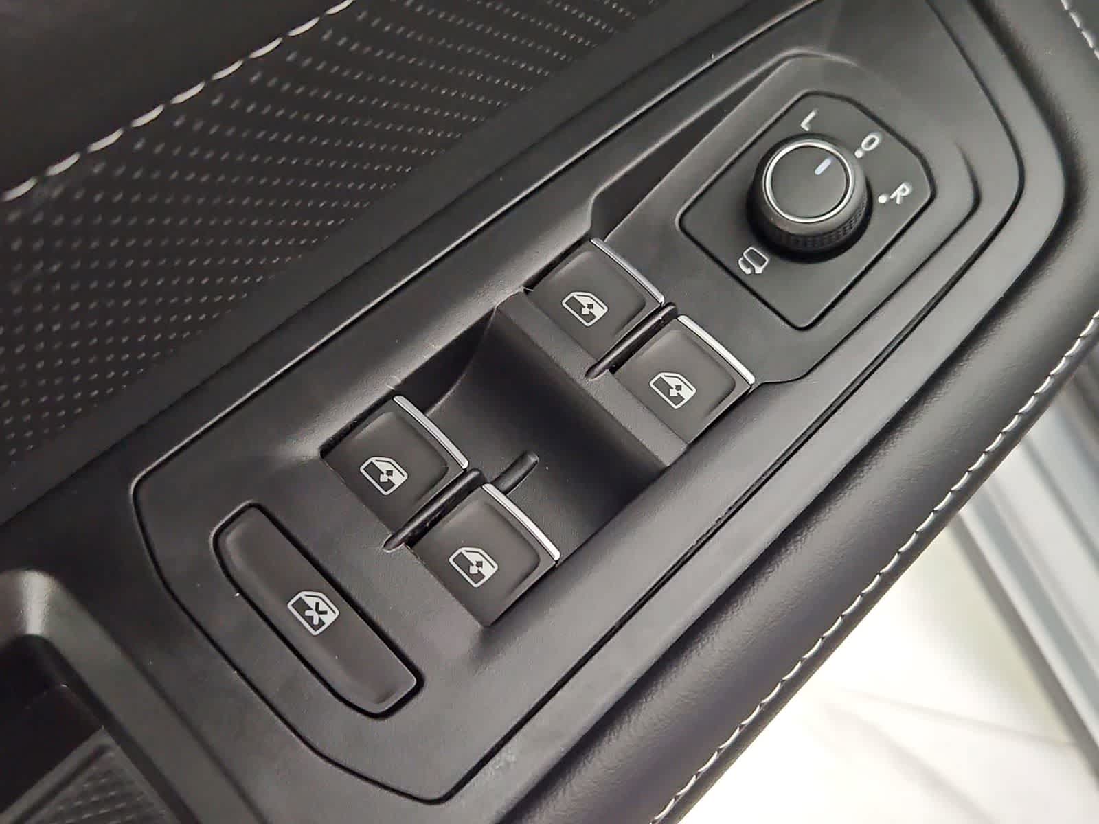 Thumbnail: 2026 Volkswagen Atlas - 17