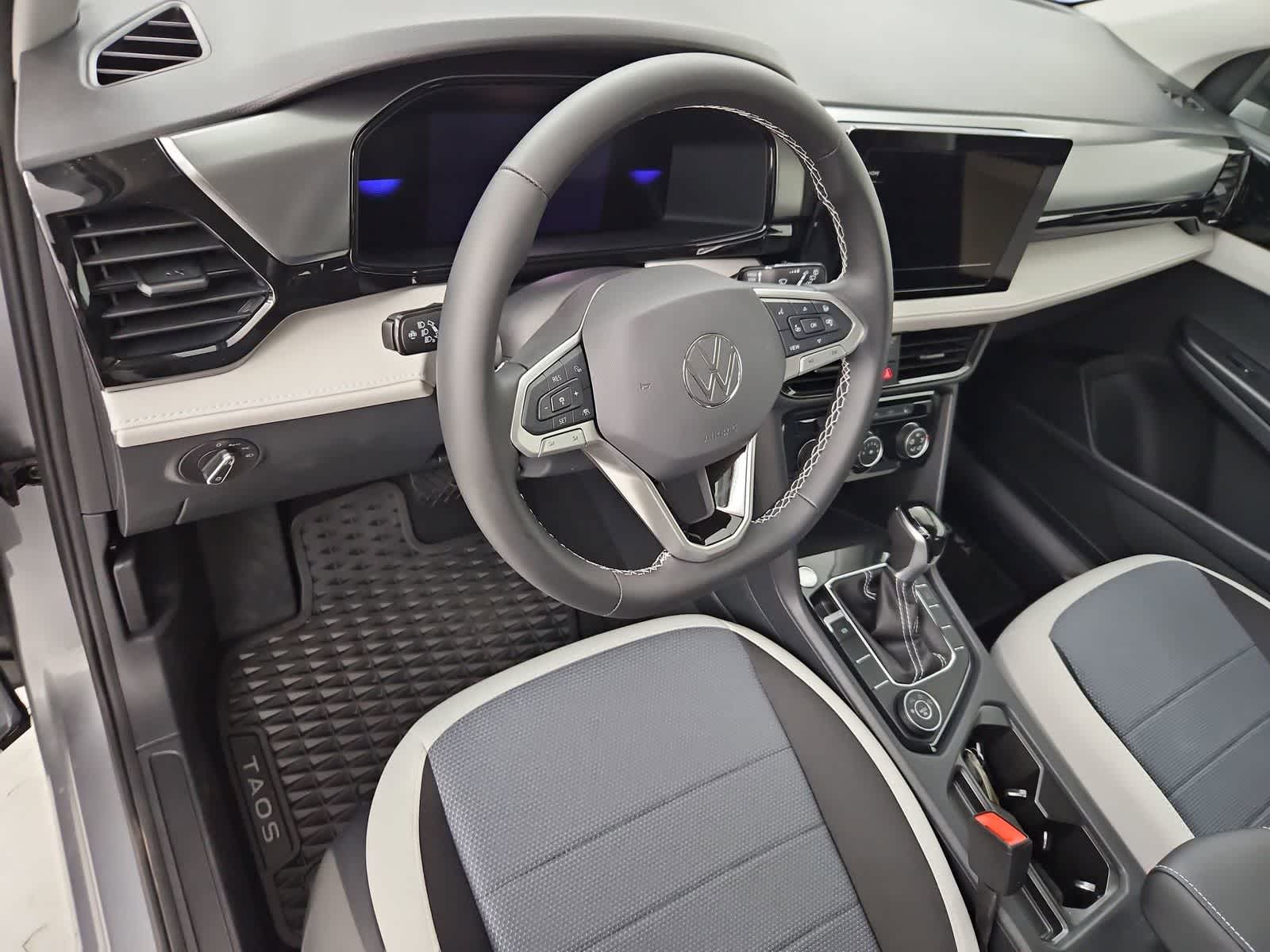 Thumbnail: 2025 Volkswagen Taos - 2