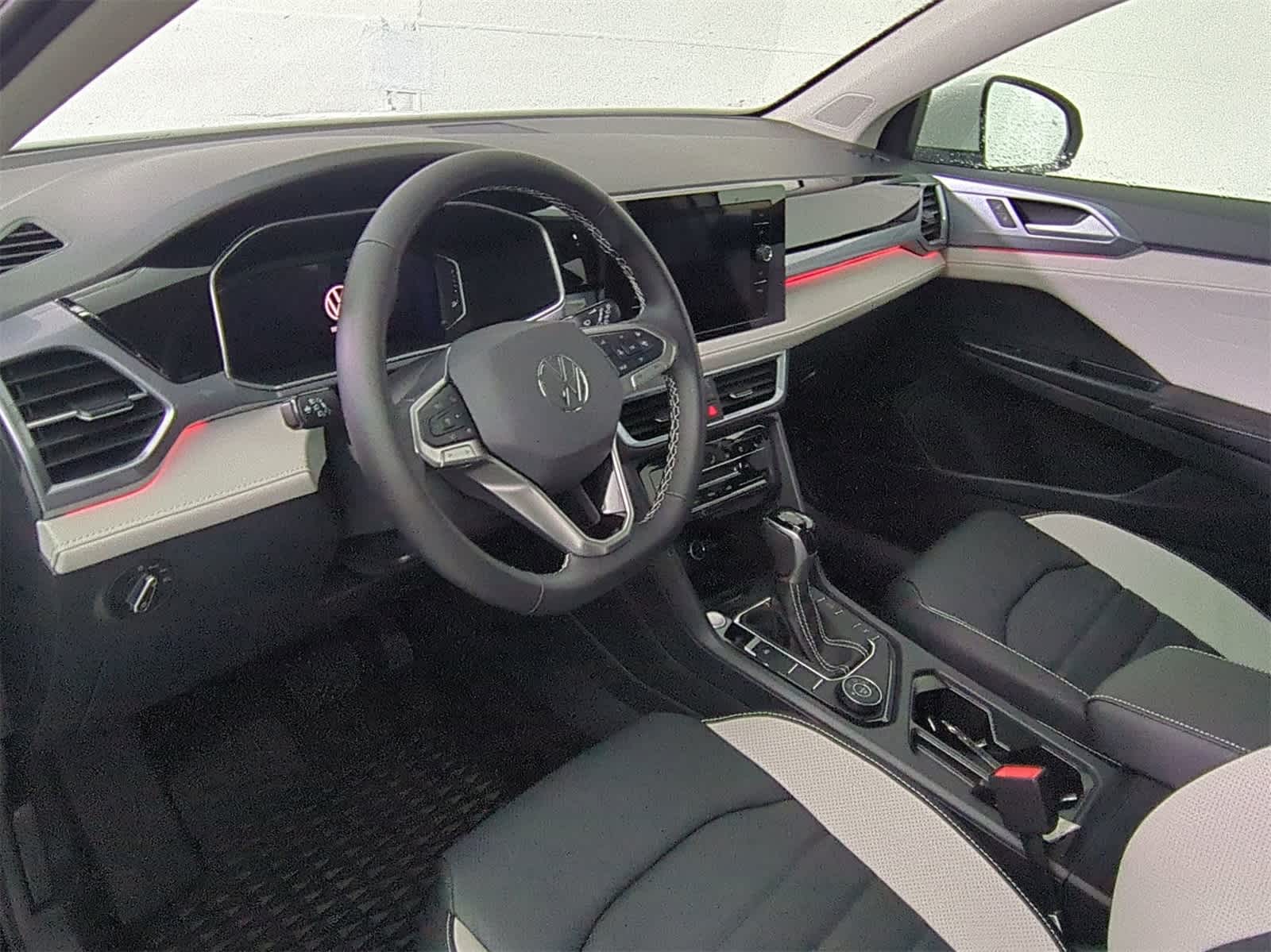 Thumbnail: 2025 Volkswagen Taos - 2