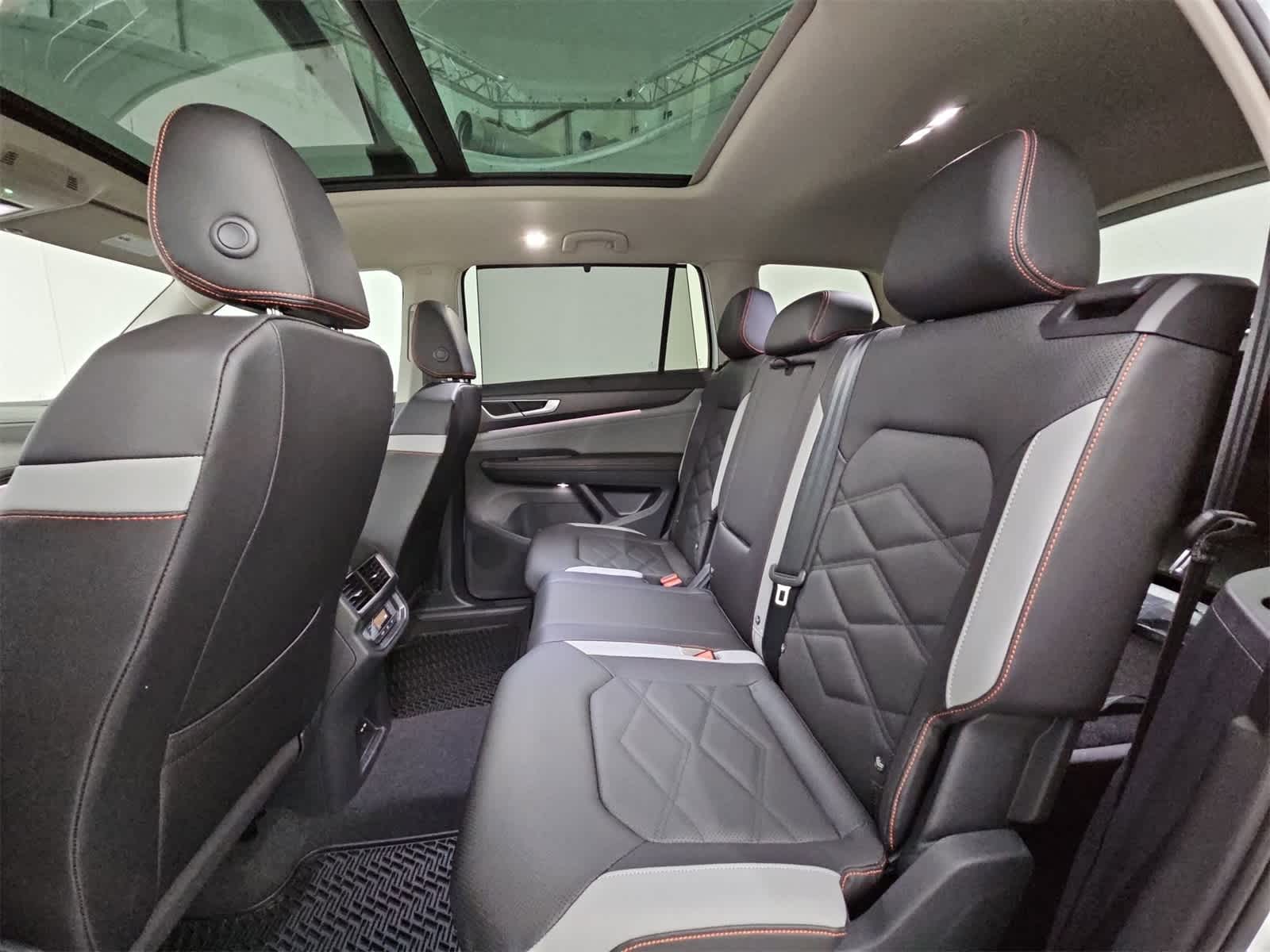 Thumbnail: 2025 Volkswagen Atlas - 19