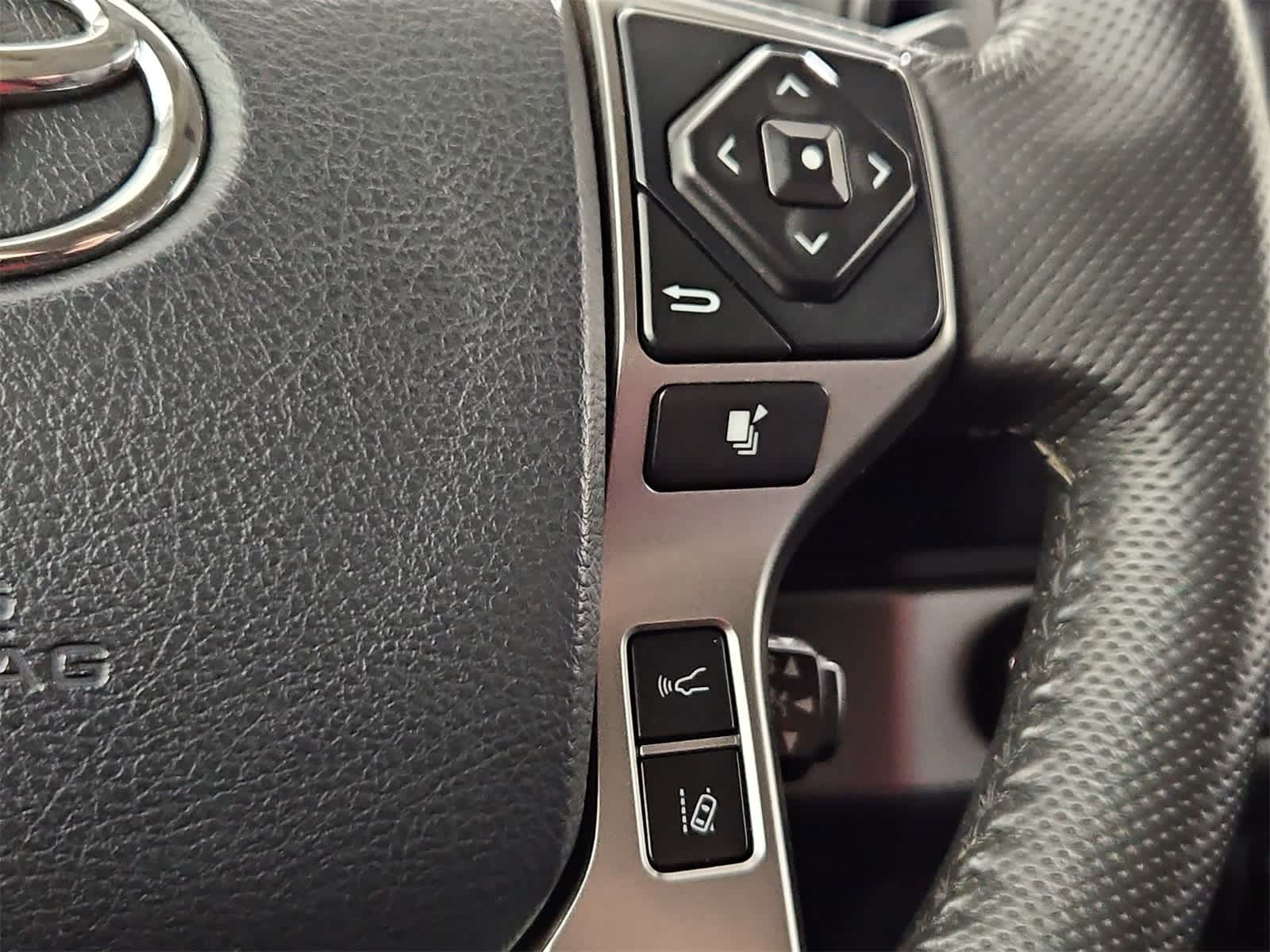 Thumbnail: 2019 Toyota Tacoma - 24