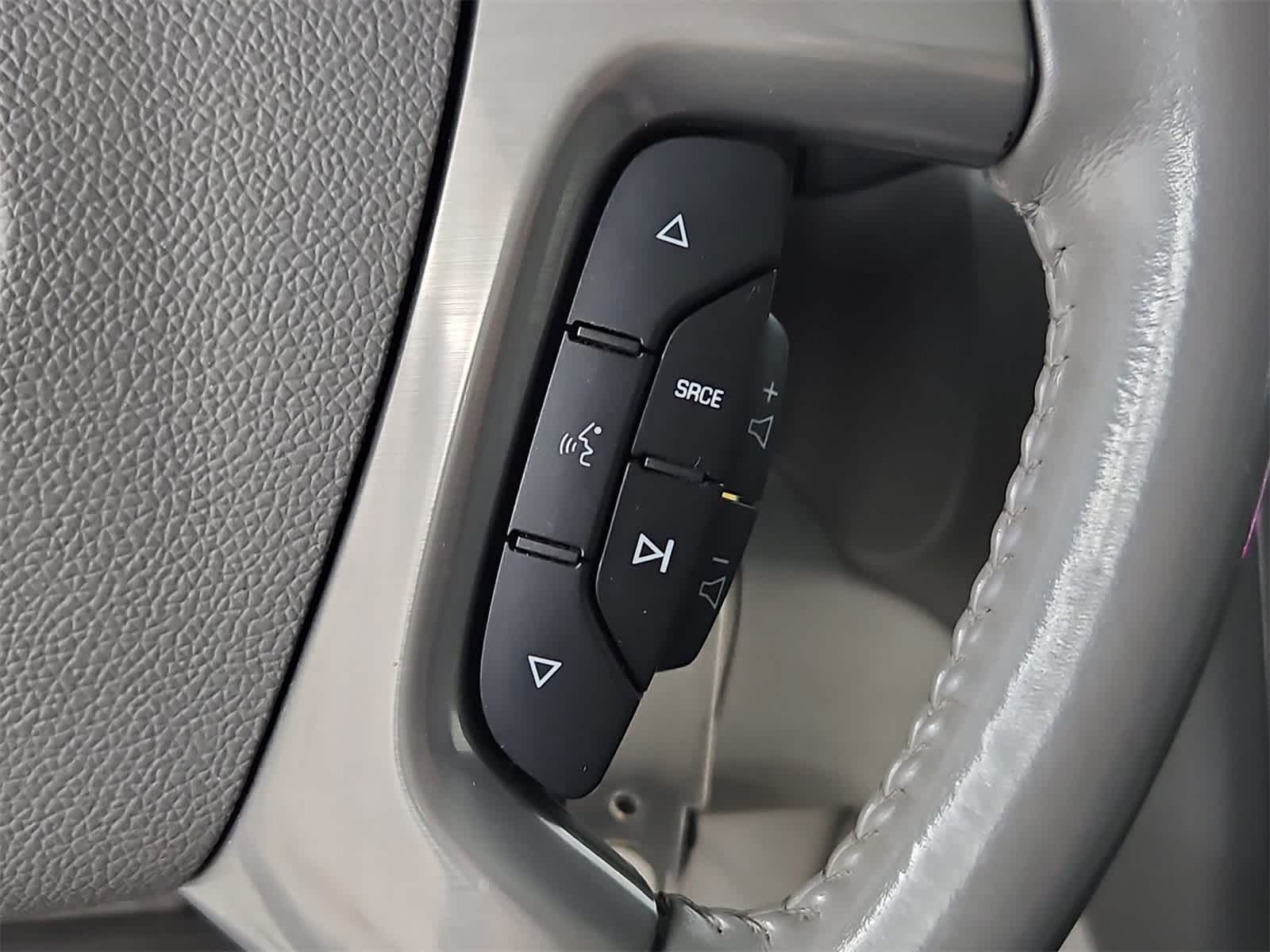 Thumbnail: 2008 GMC Yukon - 24