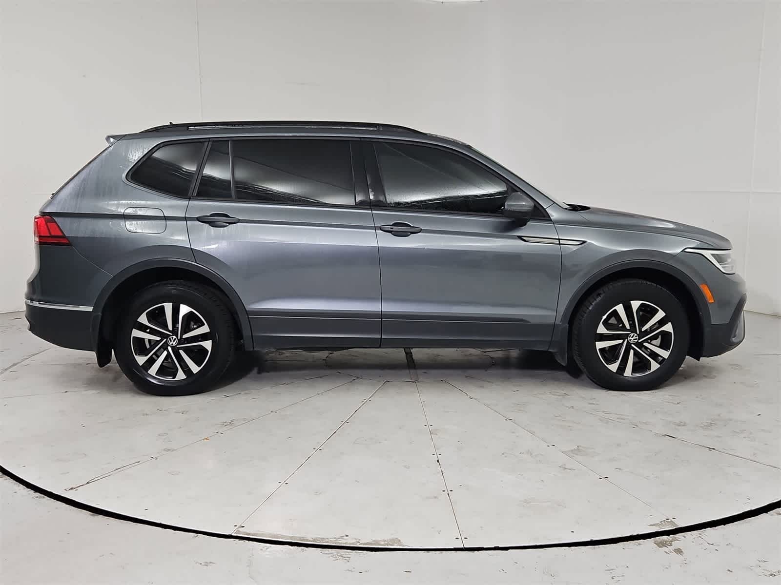Thumbnail: 2022 Volkswagen Tiguan - 7