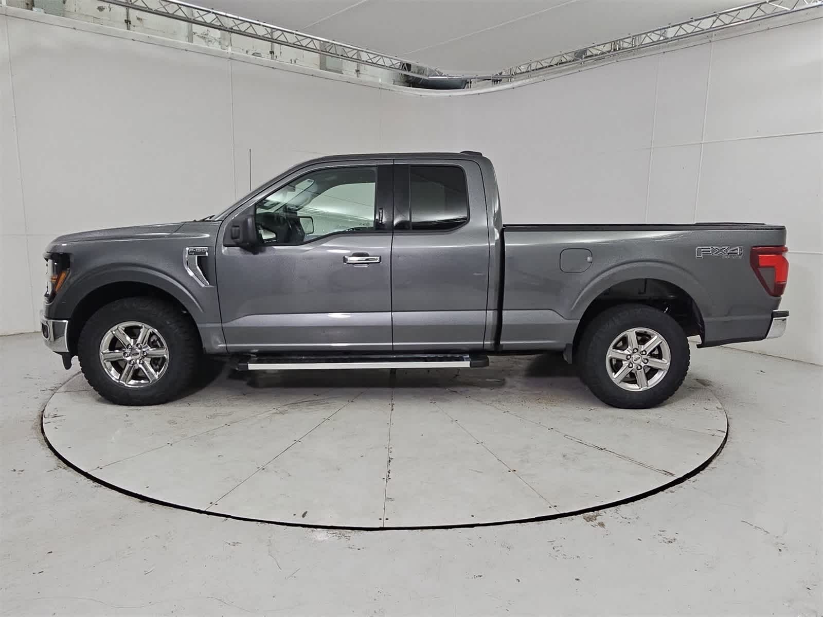 2024 Ford F-150 XLT photo 3