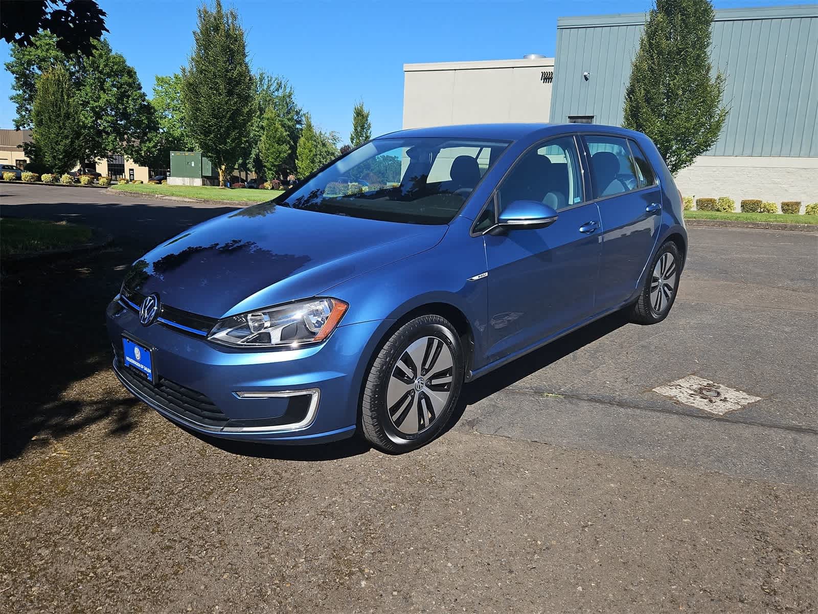 Thumbnail: 2016 Volkswagen e-Golf - 1