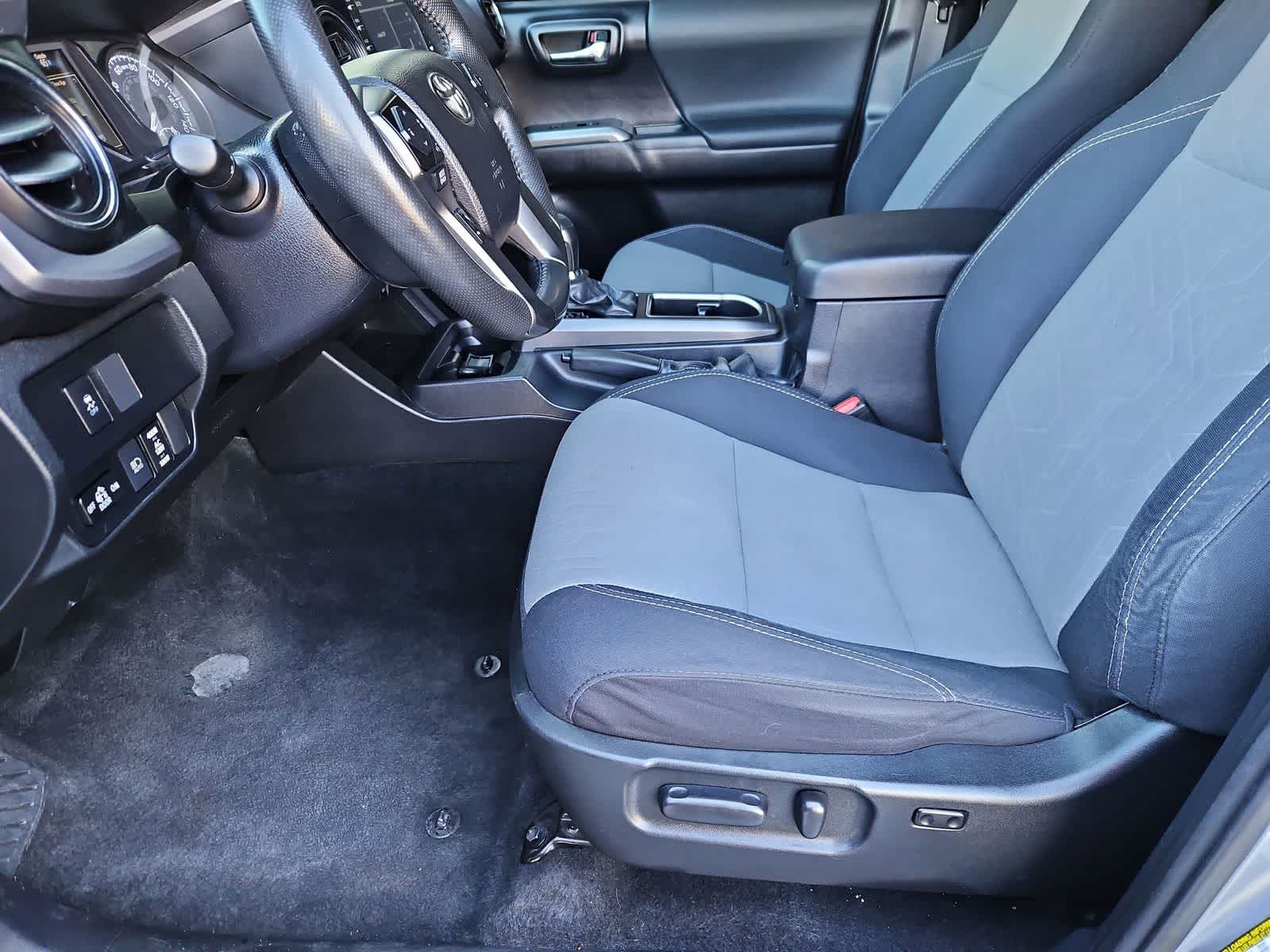 Thumbnail: 2021 Toyota Tacoma - 16