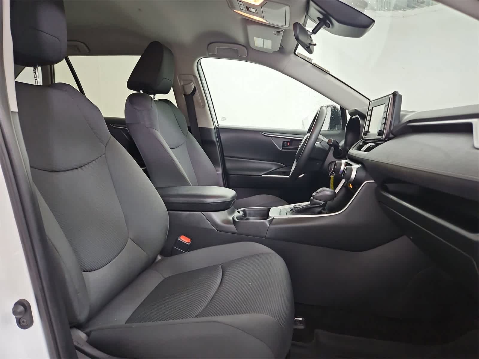 Thumbnail: 2021 Toyota RAV4 - 27