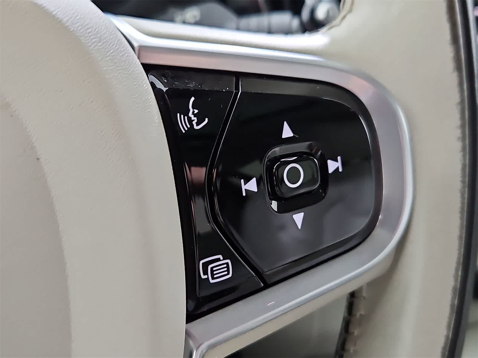 Thumbnail: 2021 Volvo S60 - 26