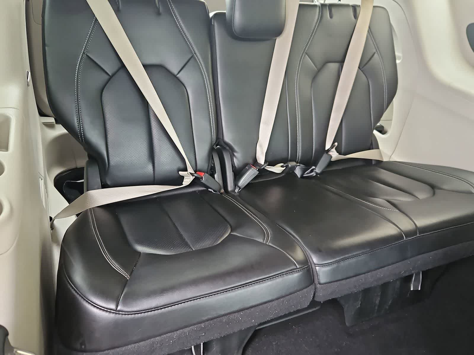 Thumbnail: 2023 Chrysler Pacifica - 36