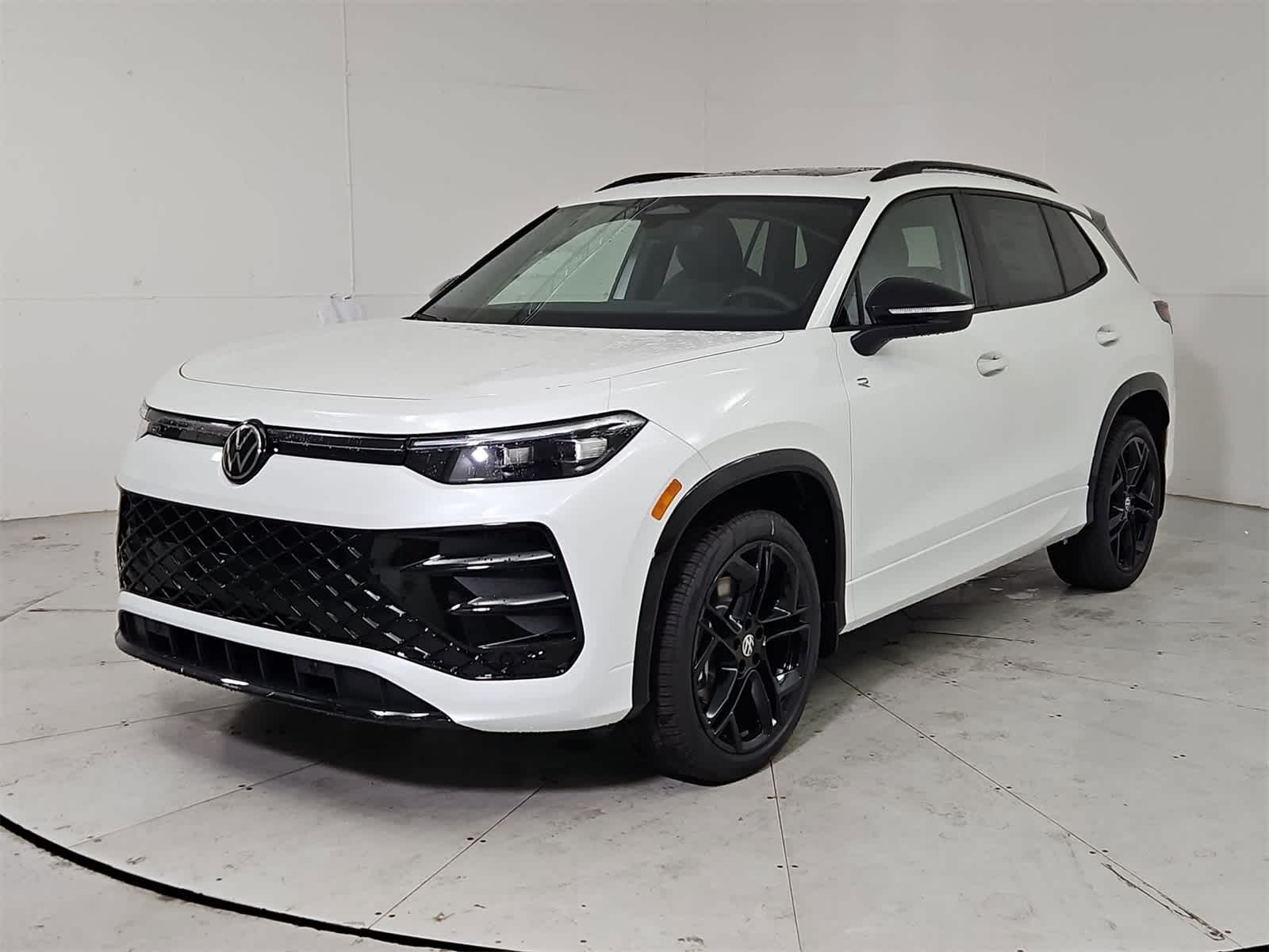 Thumbnail: 2025 Volkswagen Tiguan - 1