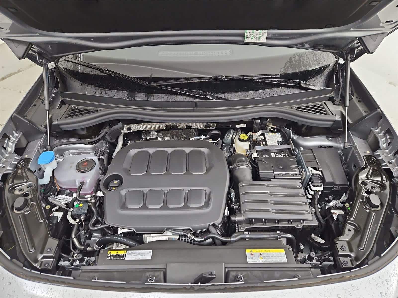 Thumbnail: 2025 Volkswagen Tiguan - 14