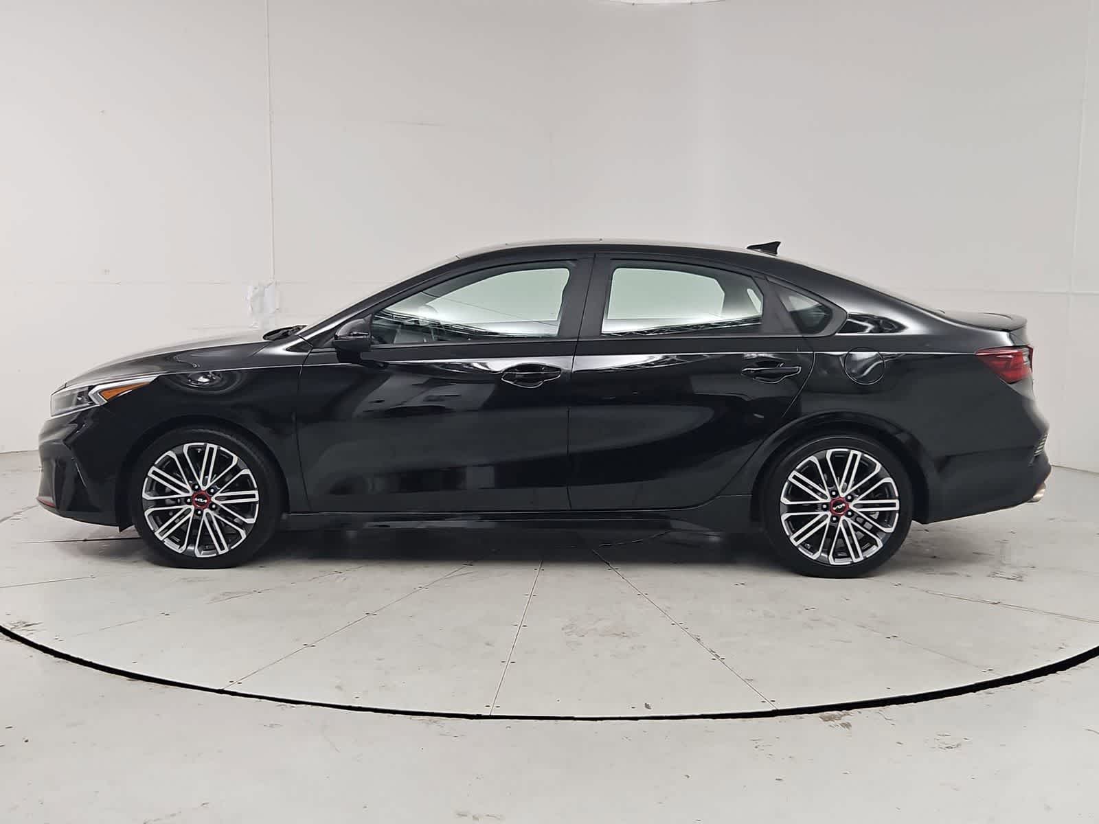 Thumbnail: 2024 Kia Forte - 3