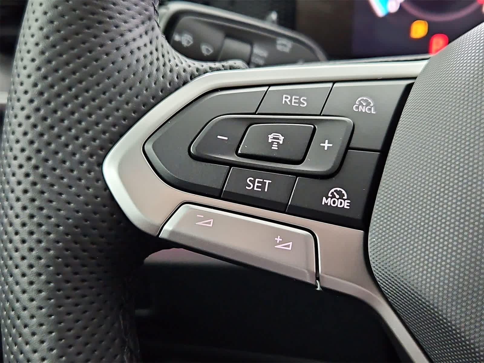 Thumbnail: 2026 Volkswagen Tiguan - 25