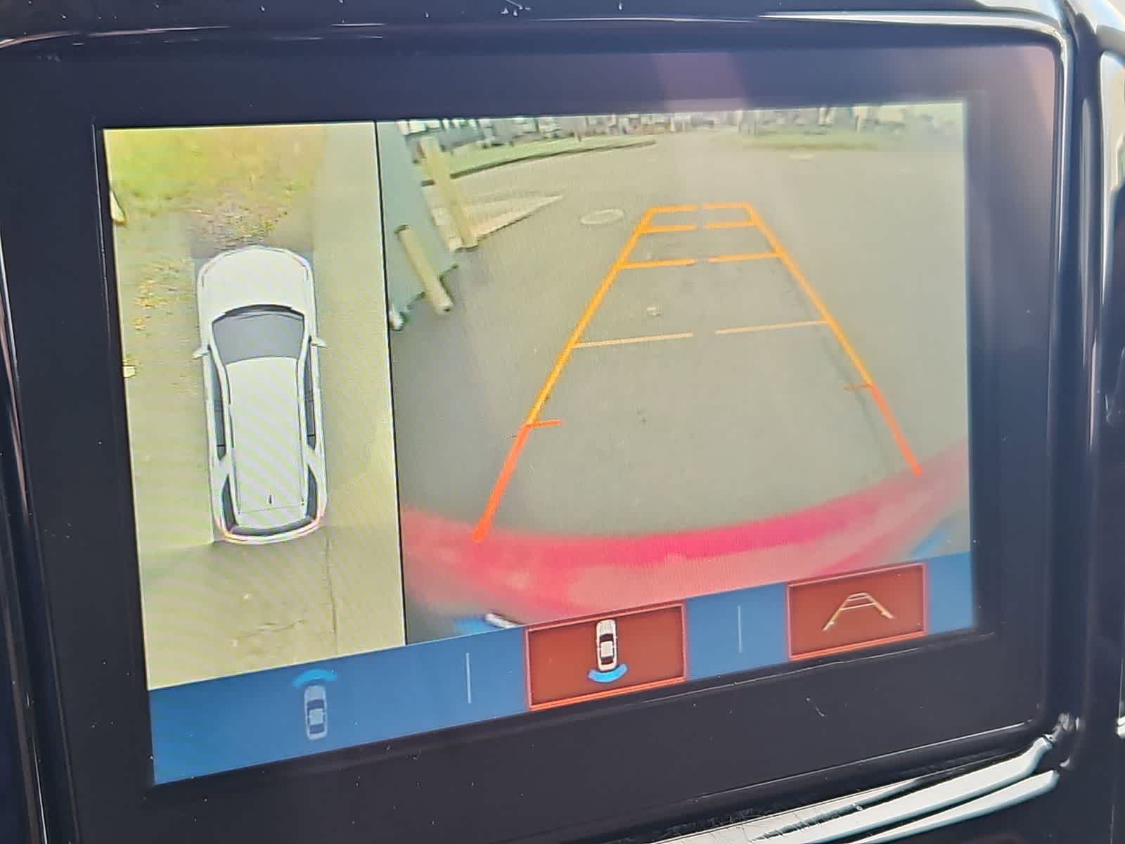 Thumbnail: 2019 Chevrolet Traverse - 31