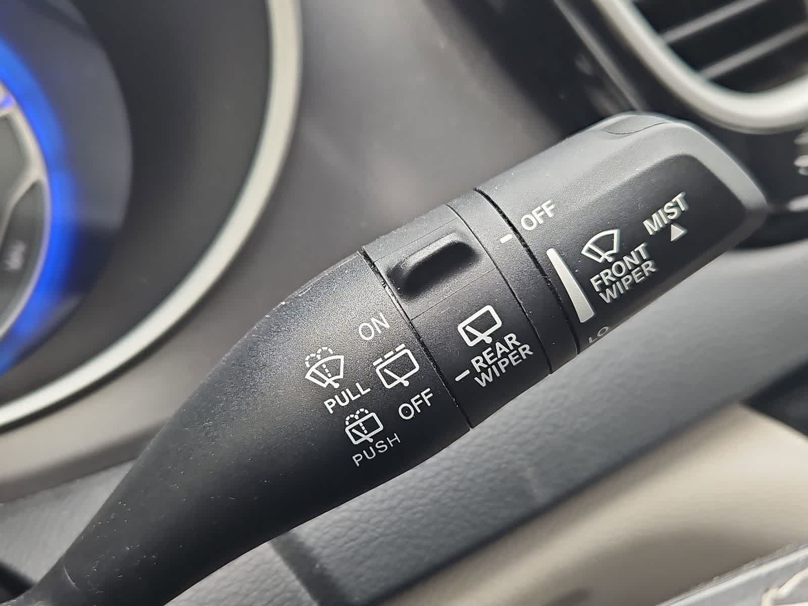 Thumbnail: 2023 Chrysler Pacifica - 25