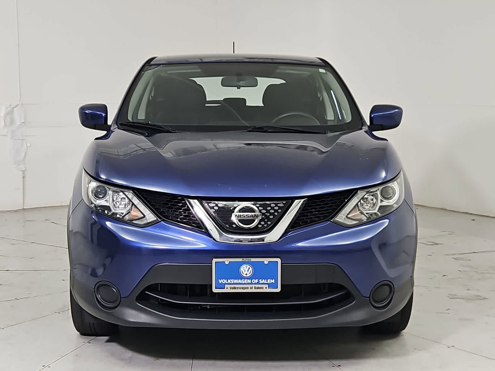 Thumbnail: 2018 Nissan Rogue Sport - 9