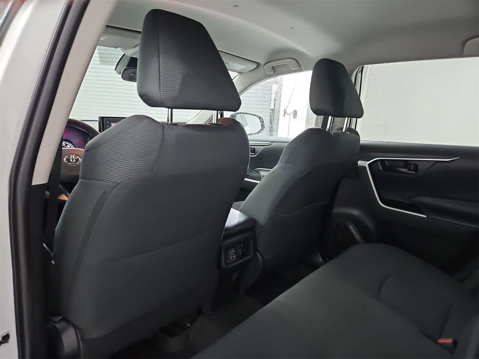 Thumbnail: 2021 Toyota RAV4 - 24