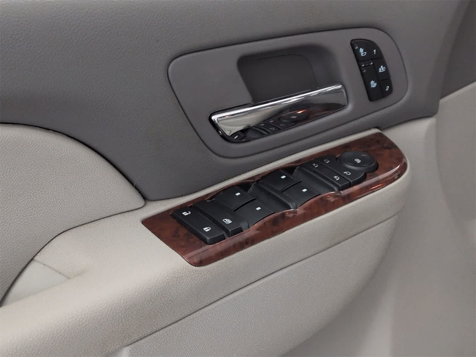 Thumbnail: 2013 Chevrolet Tahoe - 16